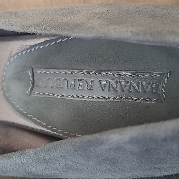 Banana republic gray suede upper 2.5 high pumps size 9 - Picture 6 of 10